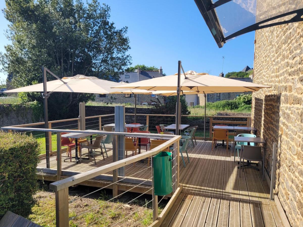 Le Petit Montmartre Hotel Dinard Buitenkant foto