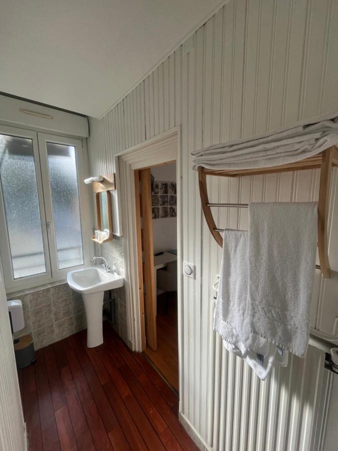 Le Petit Montmartre Hotel Dinard Buitenkant foto