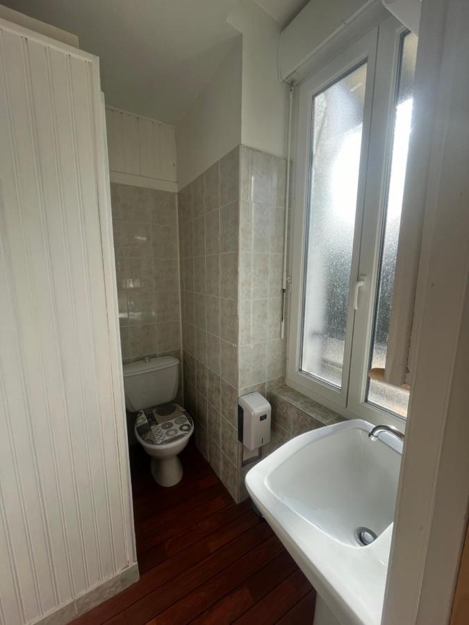 Le Petit Montmartre Hotel Dinard Buitenkant foto