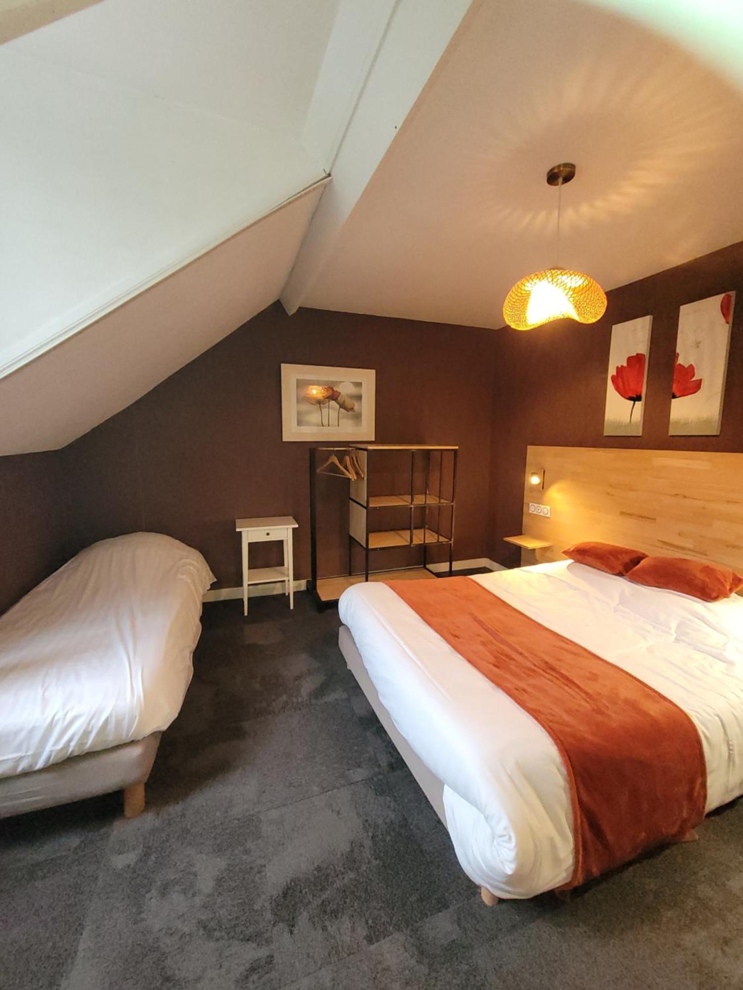 Le Petit Montmartre Hotel Dinard Buitenkant foto