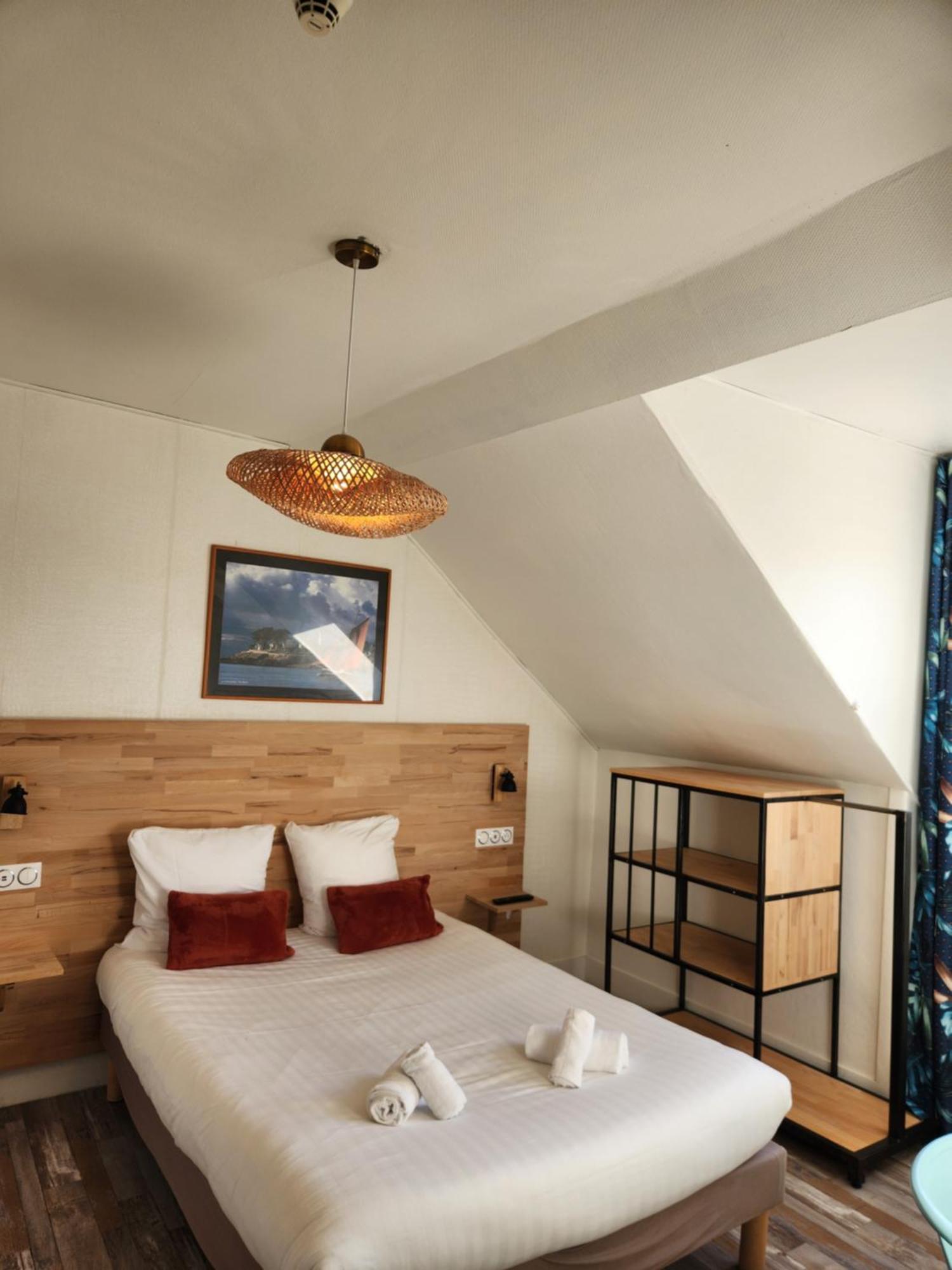 Le Petit Montmartre Hotel Dinard Buitenkant foto