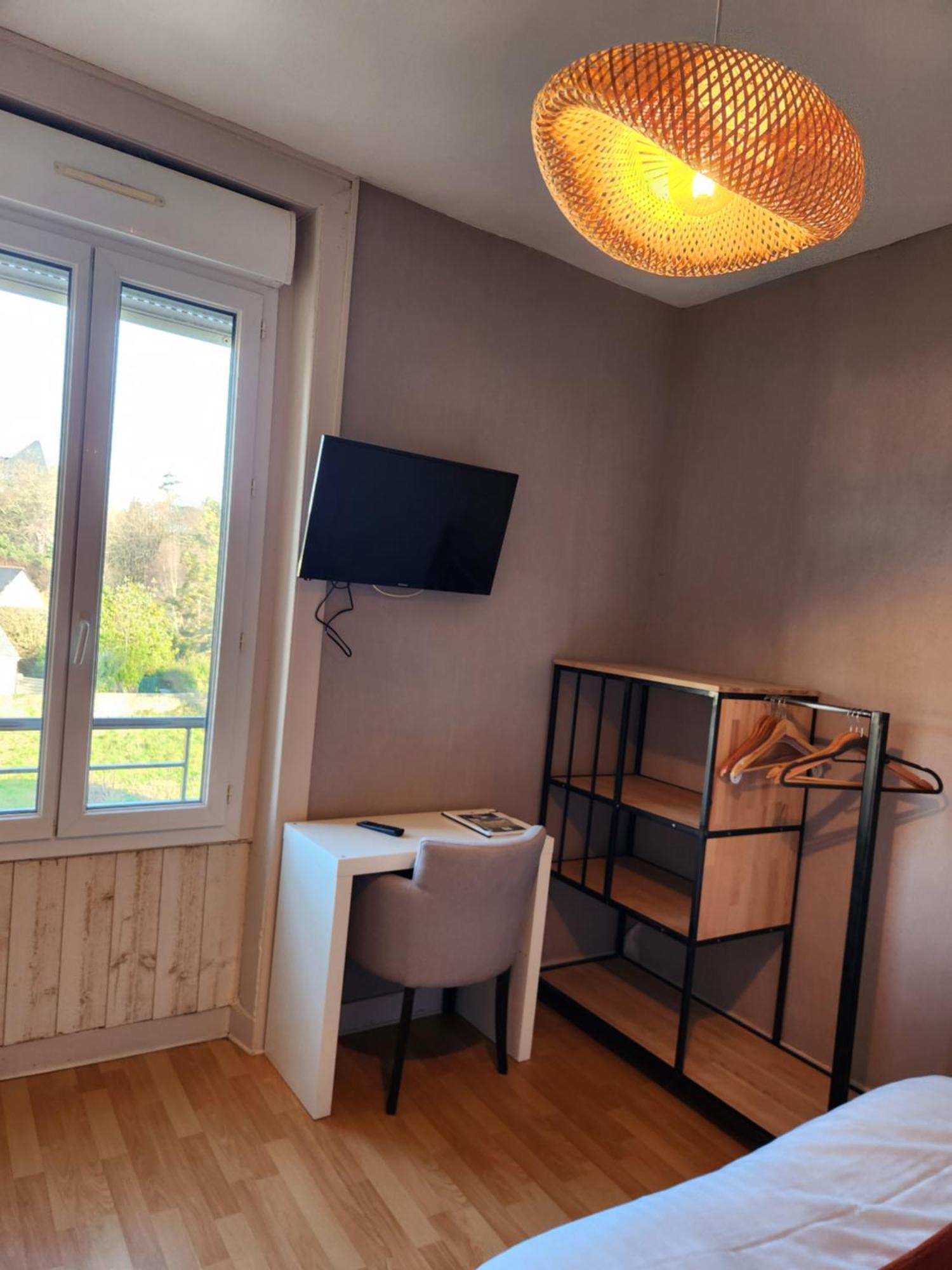 Le Petit Montmartre Hotel Dinard Buitenkant foto