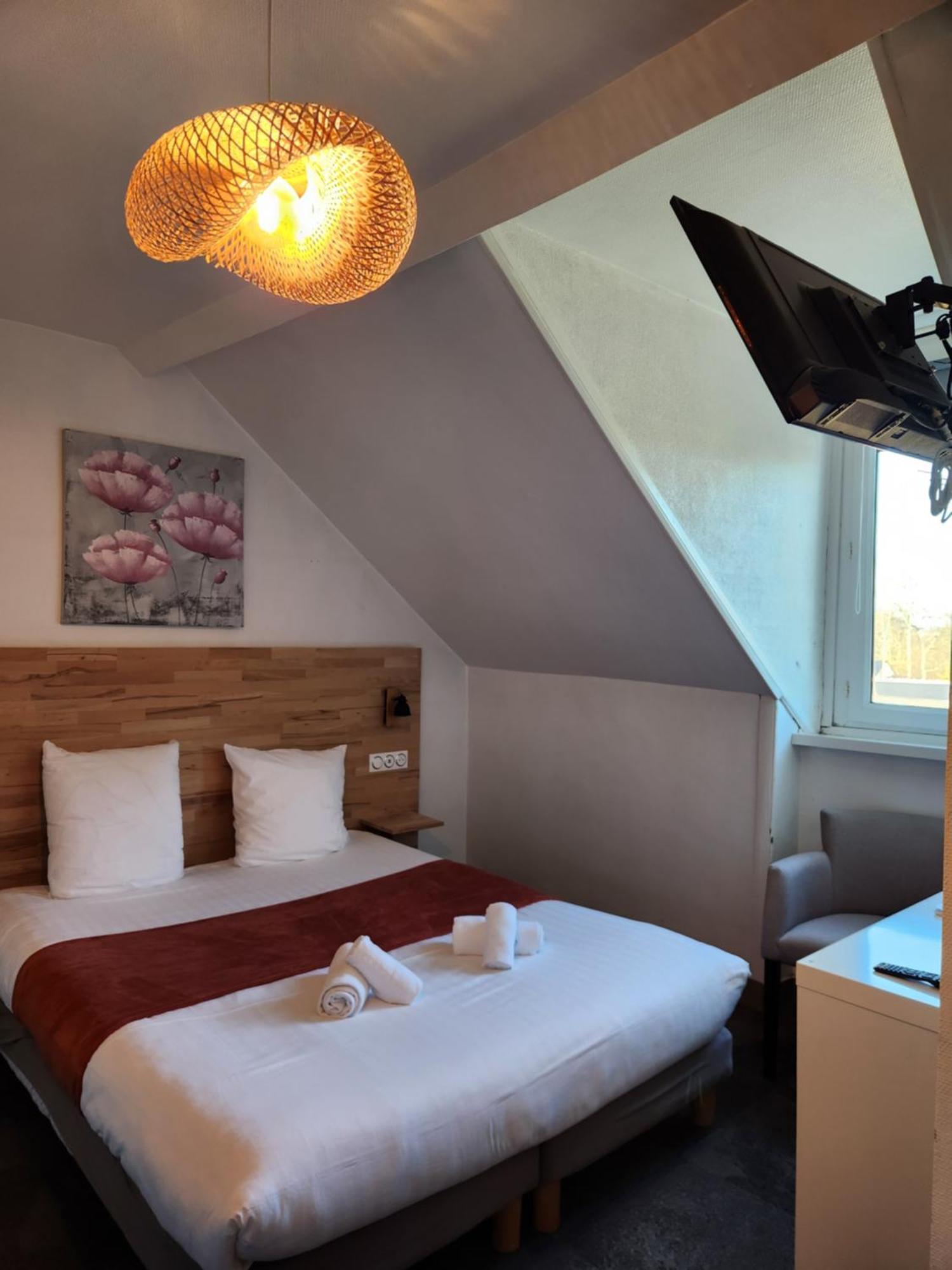 Le Petit Montmartre Hotel Dinard Buitenkant foto